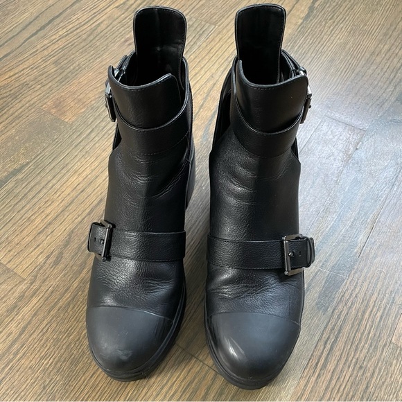 MICHAEL KORS Corey Buckle Lug Sole Platform Black Ankle Bootie size 9 - Picture 2 of 14